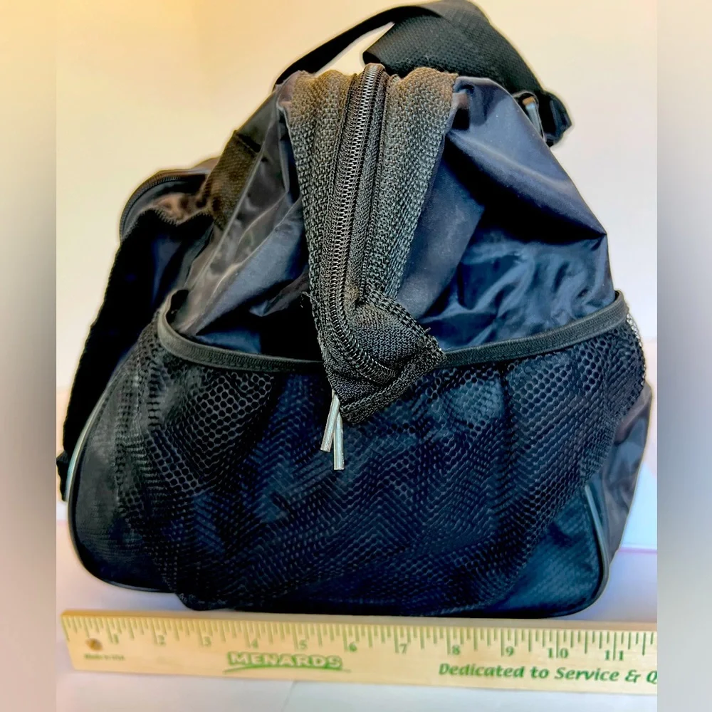 Stylish Vintage Dark Black Duffel Bag with Many Pockets. New without Tags.